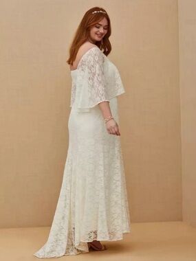 Torrid Ivory Lace Capelet Wedding Dress Bridal Gown Size 14 Romantic Vintage